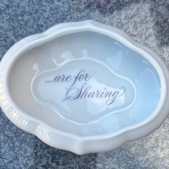 Vintage Avon 1983 Memories Are For Sharing Trinket / Music Box - Picture 3 of 7